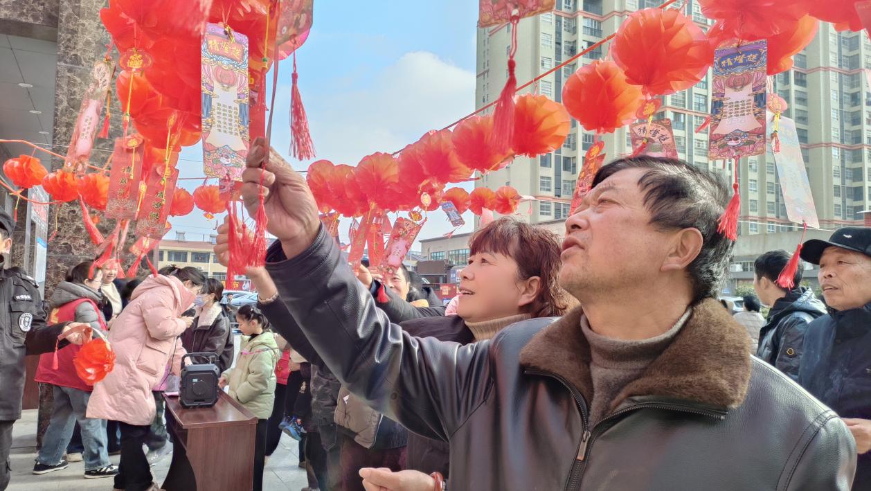 8cfe1253667a4d66911267ddcc7d5b32