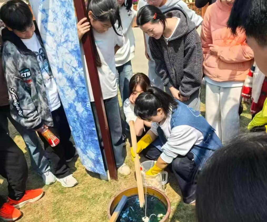 51b2e9f4ef66fdcd8c77aa7b15eb6587