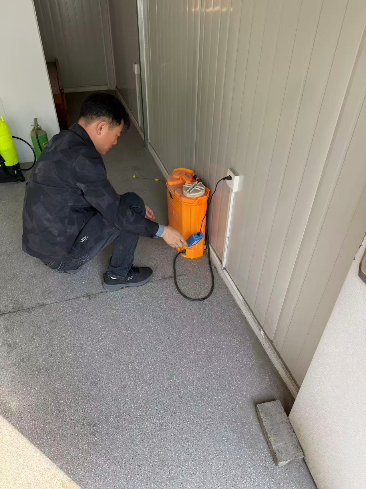 f513e20c0640d3800799a8b4b4af7337