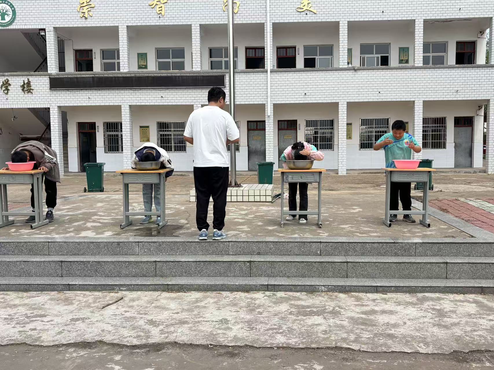 6288eab80f16108e6a0b226a163665e4