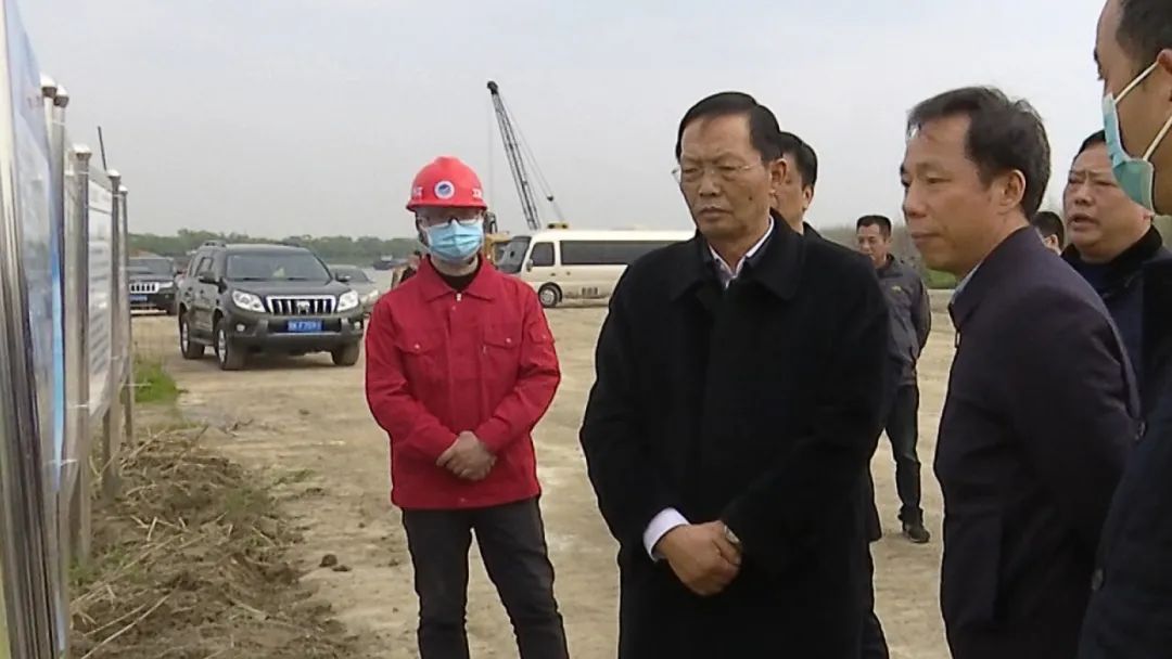 汉川市委副书记,市长戴少平,市人大常委会副主任周忠厚,副市长余志平