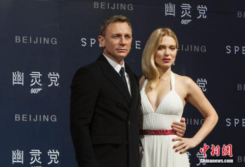 资料图：“007”扮演者丹尼尔(左)。<a target='_blank' href='http://www.chinanews.com/' >中新网</a>记者 翟璐 摄