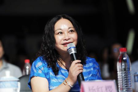 杨红樱.png 图片