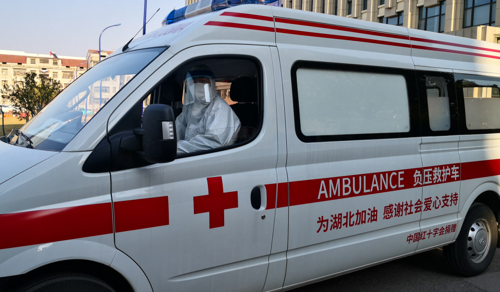 咸宁市中心医院120救护车队为生命接力续航