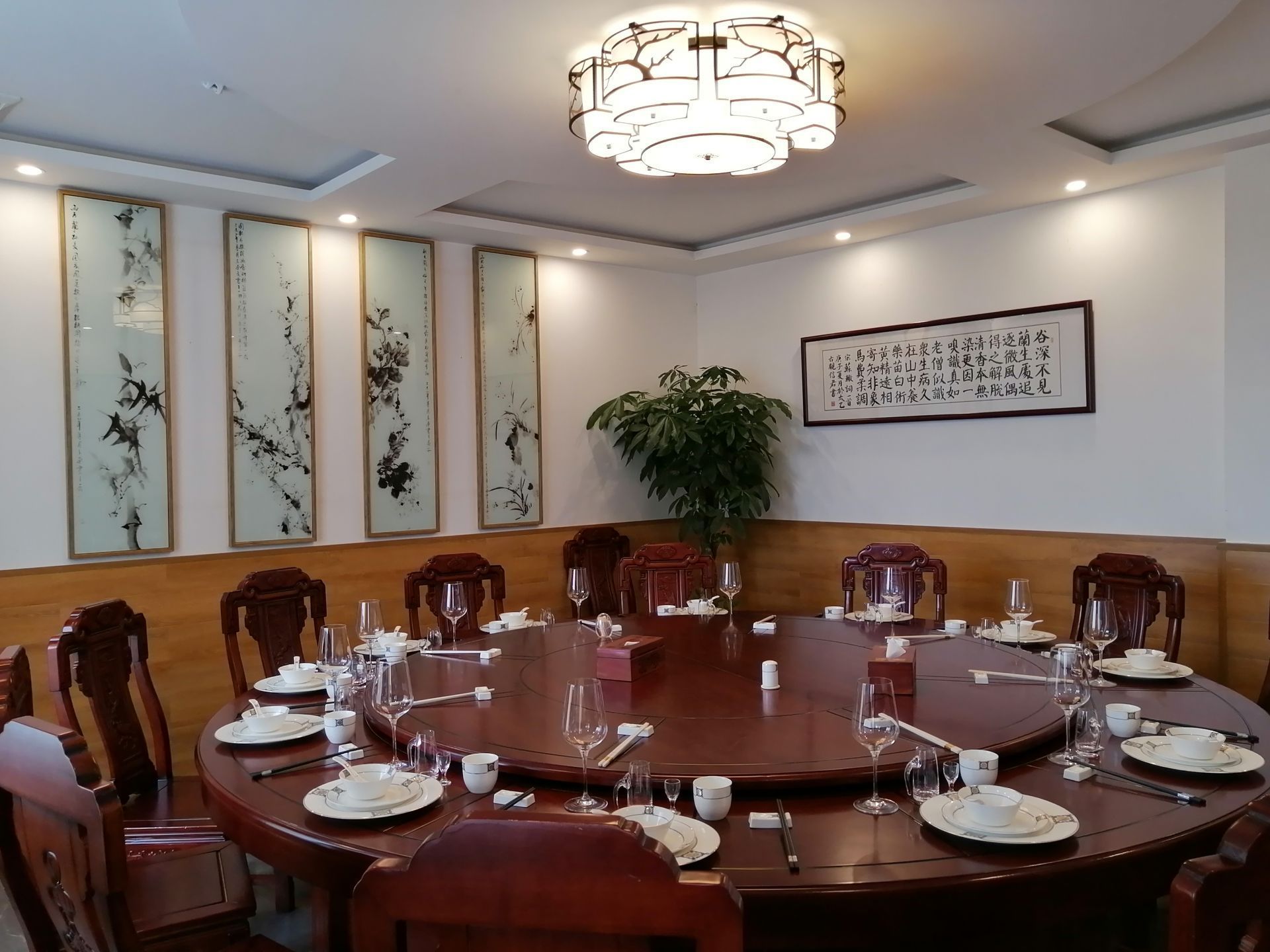 湖北引康餐饮管理有限公司(领康药膳馆温泉店)