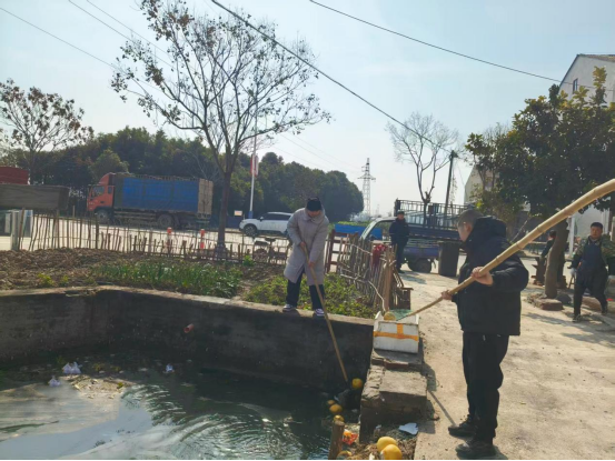 浩口镇：全民参与河渠整治 绘就春日生态画卷