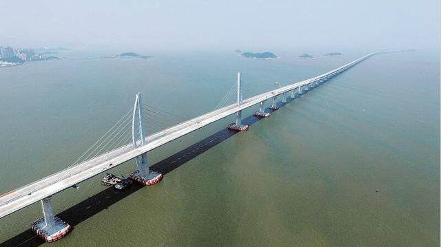 全球最长跨海大桥主桥贯通 六成工程武汉造