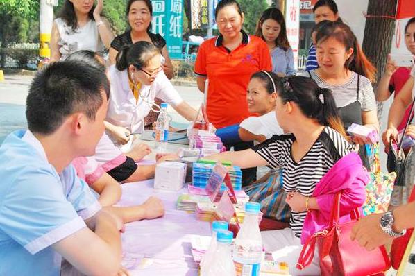 广水市妇幼保健计划生育服务中心开展公益义诊活动