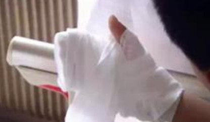 9岁娃自断手指 因自觉受委屈断指表达不满