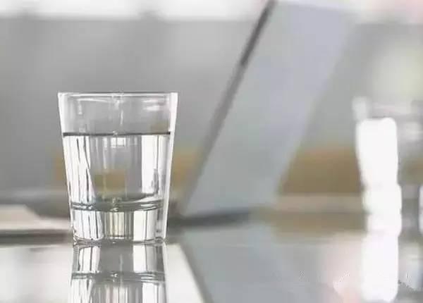 每天究竟要喝多少水？原来我被骗了这么多年！