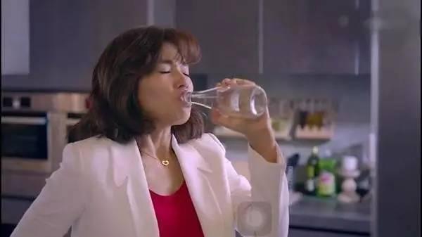 每天究竟要喝多少水？原来我被骗了这么多年！