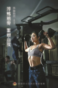 帅气警花照走红 生活上心灵手巧她们斗起歹徒毫不含糊