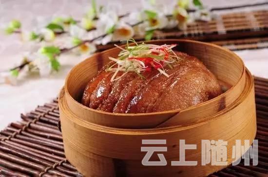 天门蒸菜是湖北省的汉族传统名肴，属于鄂菜系。天门蒸菜已经正式进入国务院礼宾菜单，走上接待外宾和国家重要客人的餐桌。