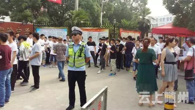 随州交警圆满完成中考安保工作任务