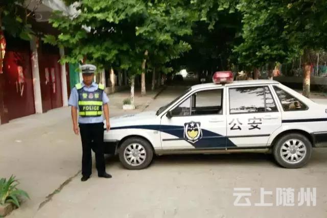 随州交警圆满完成中考安保工作任务