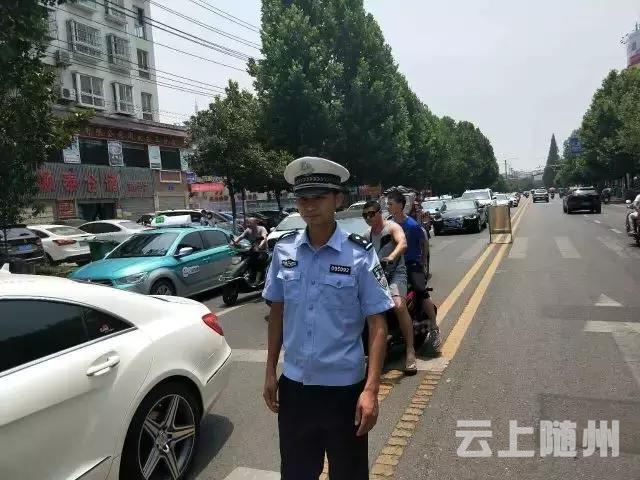 随州交警圆满完成中考安保工作任务