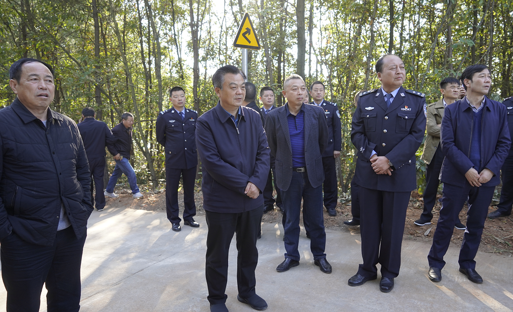 随县平交路口交通隐患治理暨"两车"治理推进会召开