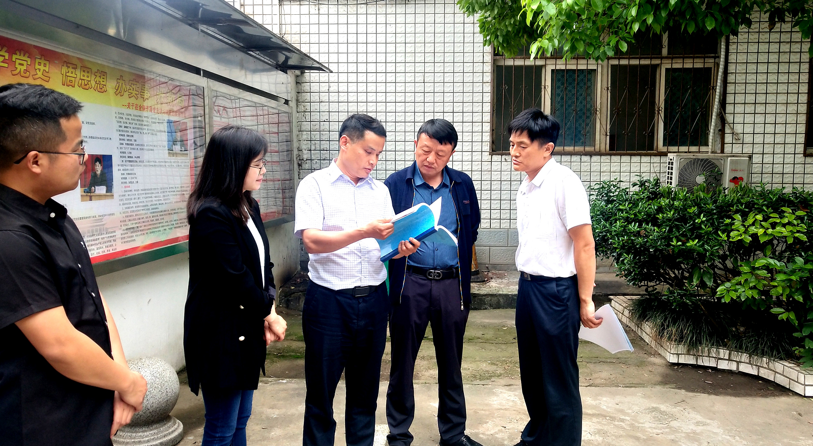 炳坤到三里岗镇检查指导党史学习教育和新时代文明实践工作