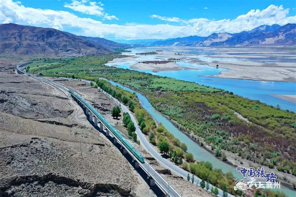 制氧机为什么一直叫独家体验！开进西藏的复兴号到底长啥样？_https://www.jmylbn.com_新闻资讯_第17张