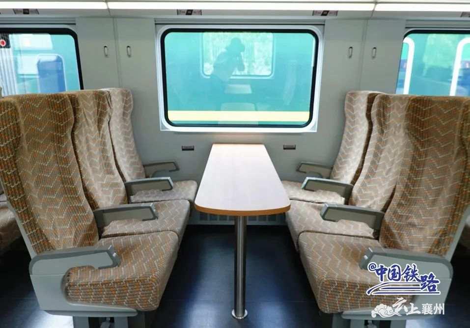 制氧机为什么一直叫独家体验！开进西藏的复兴号到底长啥样？_https://www.jmylbn.com_新闻资讯_第20张