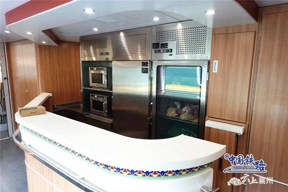 制氧机为什么一直叫独家体验！开进西藏的复兴号到底长啥样？_https://www.jmylbn.com_新闻资讯_第22张