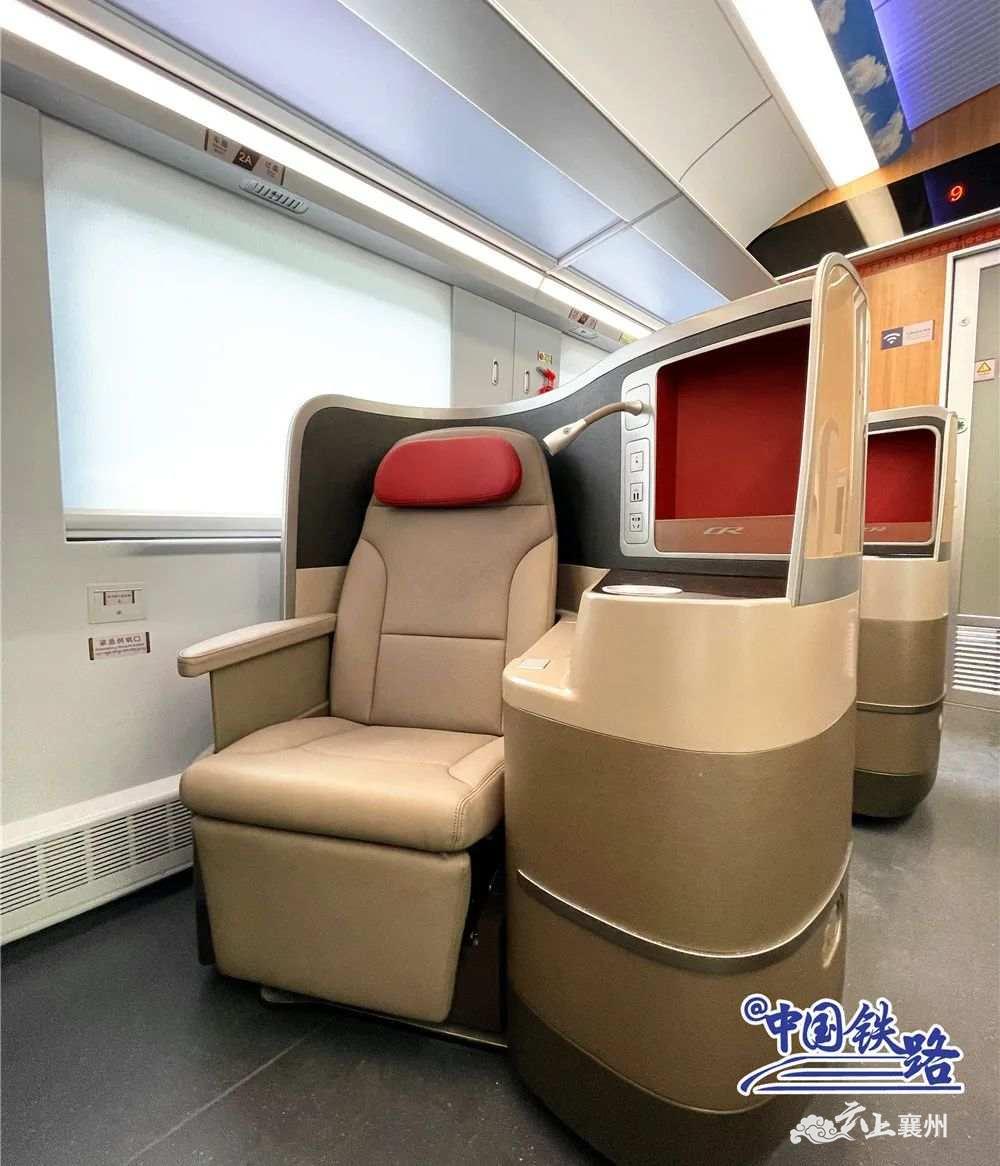 制氧机为什么一直叫独家体验！开进西藏的复兴号到底长啥样？_https://www.jmylbn.com_新闻资讯_第19张