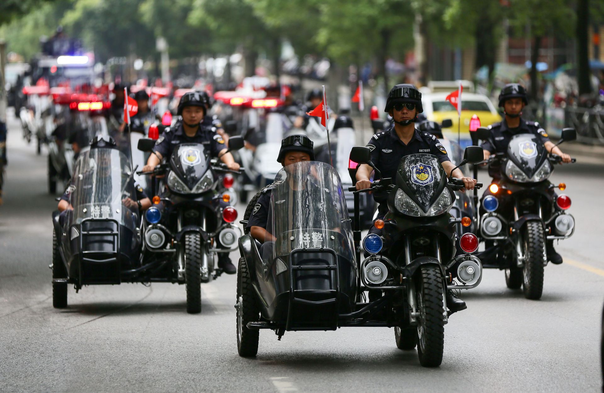 咸安首批25辆乡镇治安巡逻摩托车投入使用