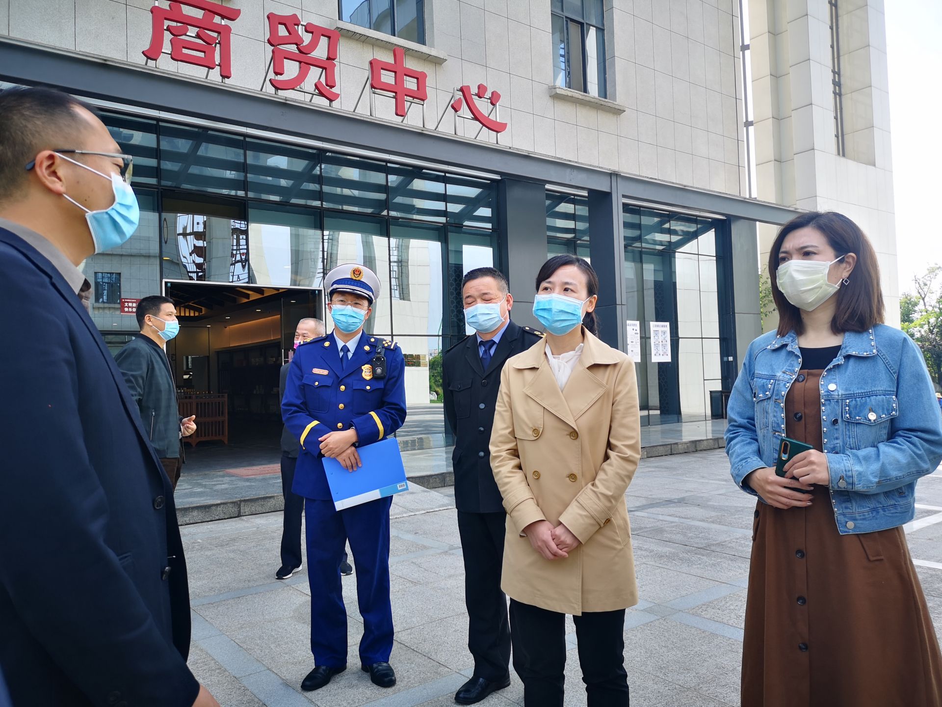 云上咸安报道(记者 :李瑞丰)4月25日上午,副区长徐珍带领区文化和旅游