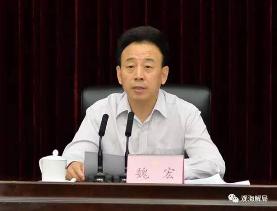 2017年首个断崖降级官员曝光 他犯了什么事