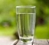 晨起第1杯水竟如此重要！喝错水影响你一生健康，现在改还不晚