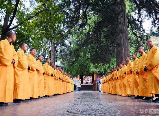 少林武术节登封少林寺预演 近三万名弟子秀绝技