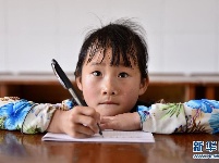 恩施深山里的微小学：仅有1名老师1名学生