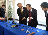 美国向中国移交22件文物 1件古生物化石