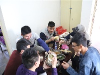 湖北大学生支教西藏 十天半个月才洗次热水澡