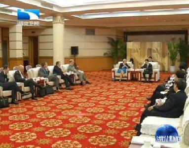 郭生练会见爱尔兰教育与技能部代表团一行