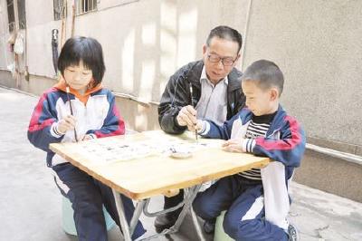 武汉举办首届华人家风节 专家倡议农历9月9日为家风节