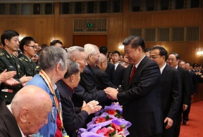 习近平等观看纪念红军长征胜利80周年文艺晚会《永远的长征》 