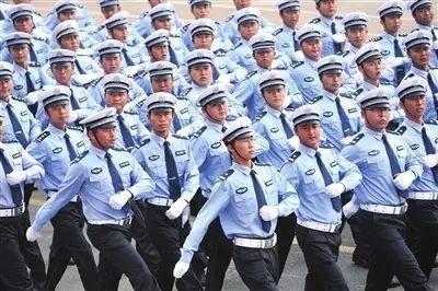 中共中央印发《关于新形势下加强政法队伍建设的意见》