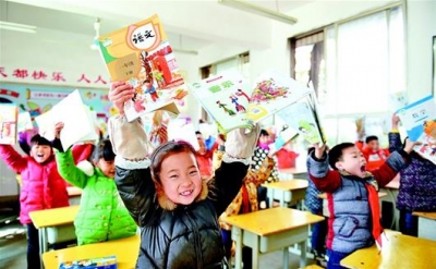 今年义务教育学生免费上学 湖北120万学生将受益