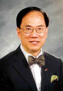 ​香港前特首曾荫权被判公职人员行为失当罪