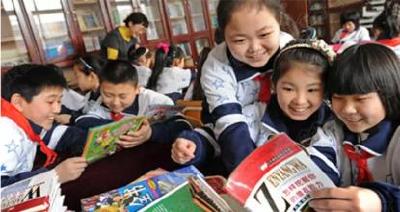 教育部最新措施：城乡统一实行“两免一补”