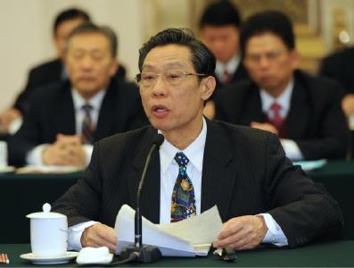 钟南山代表：医改要加上医德教育 看过度医疗会寒心
