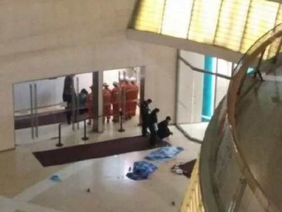 天津大悦城两儿童坠亡:事发时父亲正抱孩子看夜景