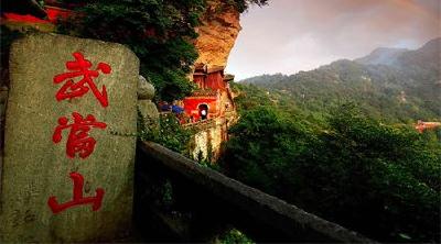 72.7万人次昨天畅游湖北25家重点景区 赏花游唱主角