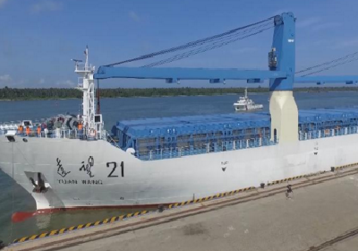 中国第二发长征五号火箭运抵文昌 计划6月升空