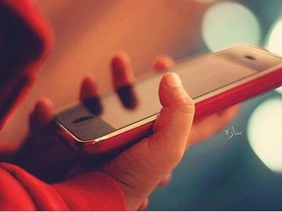 调查显示成人人均每天接触手机超74分钟 有你吗？