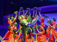 秭归民俗情景歌舞《大端午》在汉上演