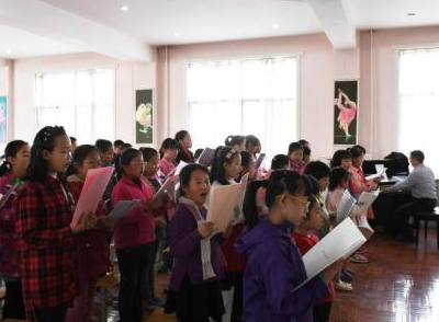 教育部：中小学教材勿出现教辅链接网址、二维码