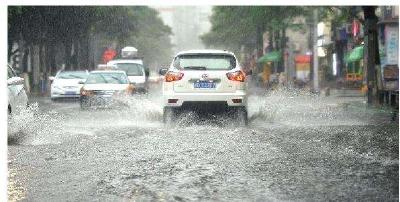 新一轮大风暴雨登陆湖北 武汉最高气温将跳水8℃