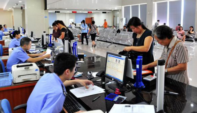 人社部:去年城镇非私营单位人员年均工资67569元